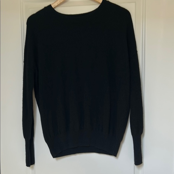 Harper Lane Black Cashmere Sweater size L - Picture 1 of 4